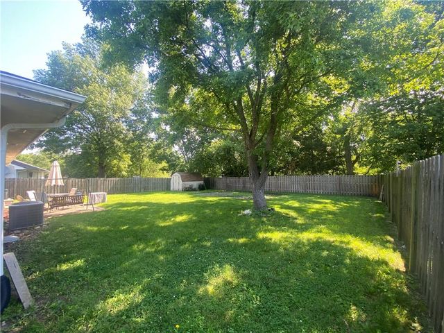 305 Renee Lane, Garden City, MO 64747
