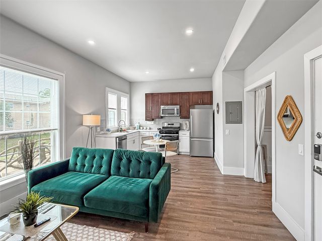 801 N Marsalis Avenue 101, Dallas, TX 75203