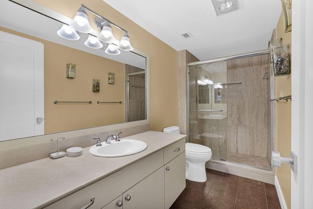 1701 S Ocean Drive 203, Hollywood, FL 33019