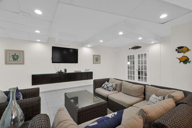 1701 S Ocean Drive 203, Hollywood, FL 33019