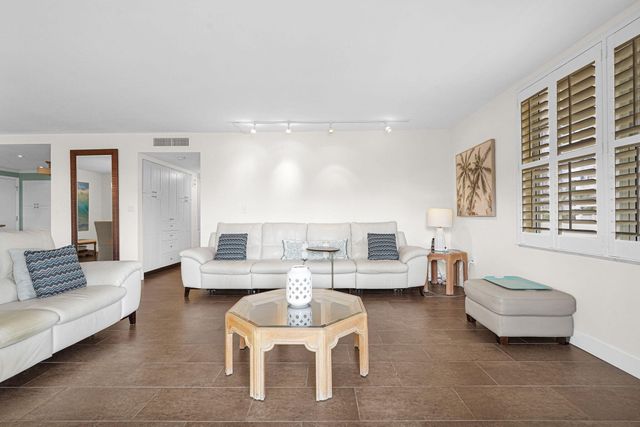 1701 S Ocean Drive 203, Hollywood, FL 33019