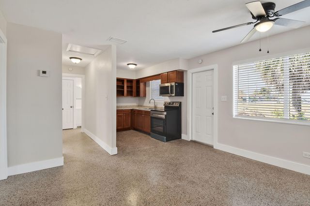 58 W 27th Street 1, Riviera Beach, FL 33404