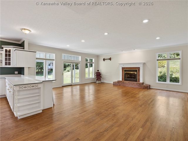 211 Seneca Valley Estates, Sissonville, WV 25320