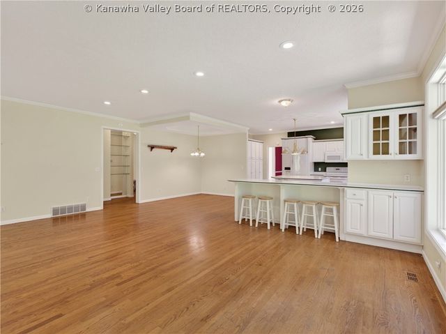 211 Seneca Valley Estates, Sissonville, WV 25320