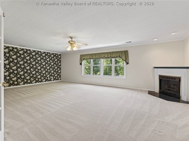 211 Seneca Valley Estates, Sissonville, WV 25320