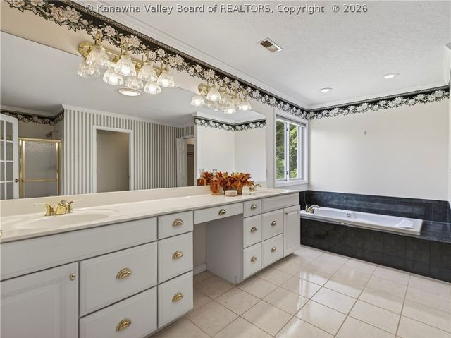 211 Seneca Valley Estates, Sissonville, WV 25320