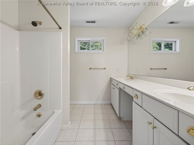 211 Seneca Valley Estates, Sissonville, WV 25320