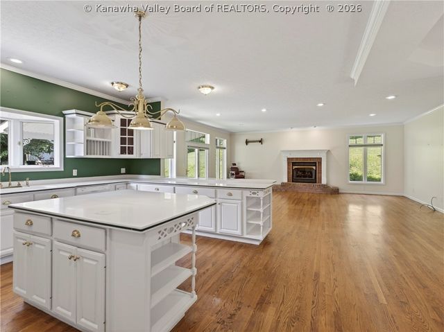 211 Seneca Valley Estates, Sissonville, WV 25320