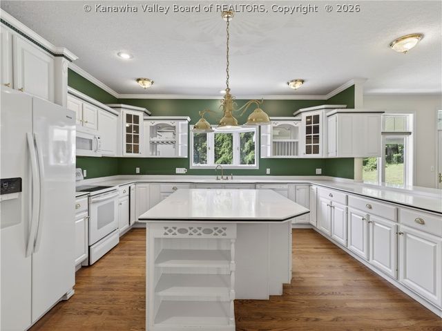 211 Seneca Valley Estates, Sissonville, WV 25320