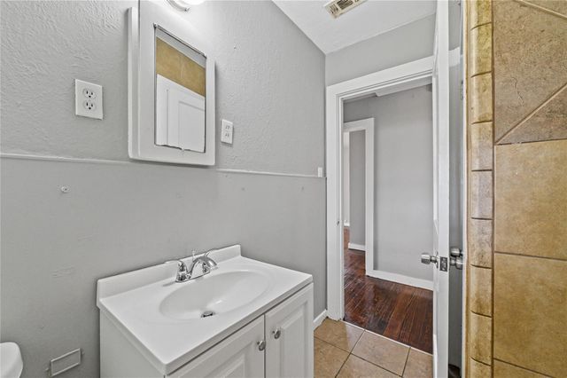 4125 Dockrell Street, Dickinson, TX 77539