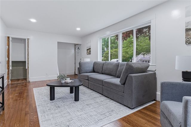 8 Angela Court, North Providence, RI 02904