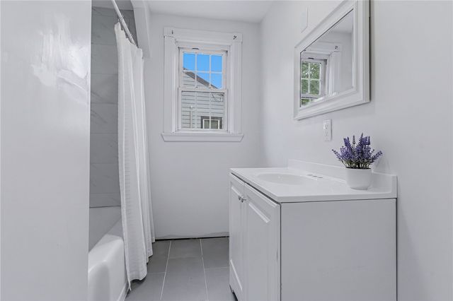 8 Angela Court, North Providence, RI 02904