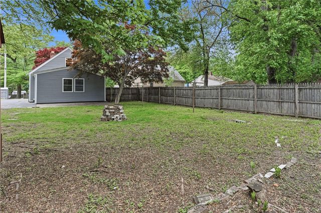 8 Angela Court, North Providence, RI 02904
