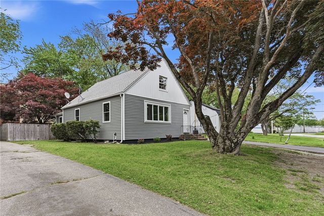 8 Angela Court, North Providence, RI 02904