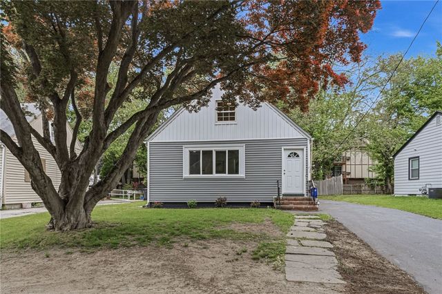 8 Angela Court, North Providence, RI 02904
