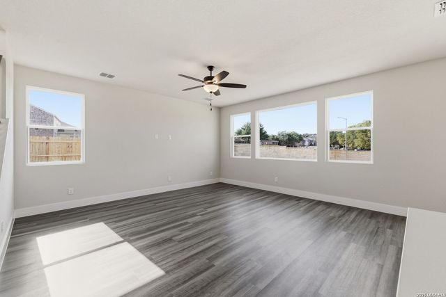 7230 Walkers Loop, Live Oak, TX 78233