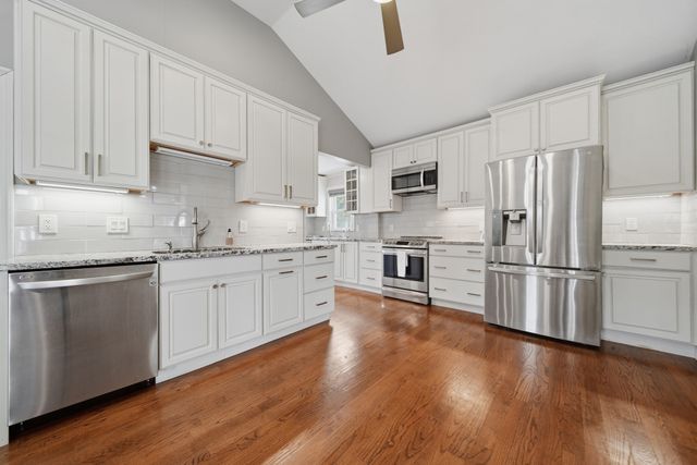 20 Herbert St, Wakefield, MA 01880