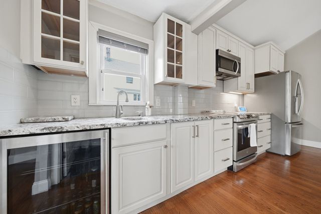 20 Herbert St, Wakefield, MA 01880