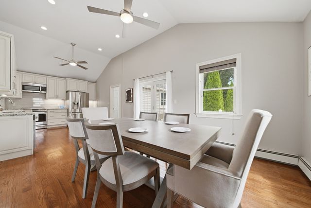 20 Herbert St, Wakefield, MA 01880