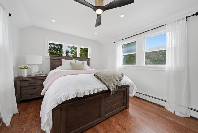 20 Herbert St, Wakefield, MA 01880