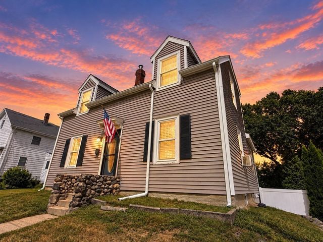 20 Herbert St, Wakefield, MA 01880