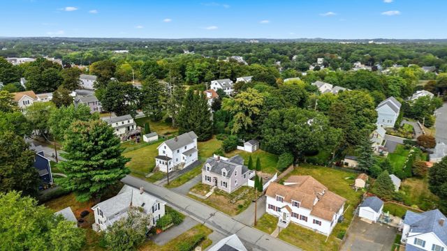 20 Herbert St, Wakefield, MA 01880