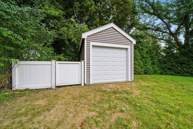 20 Herbert St, Wakefield, MA 01880