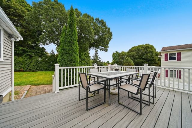 20 Herbert St, Wakefield, MA 01880
