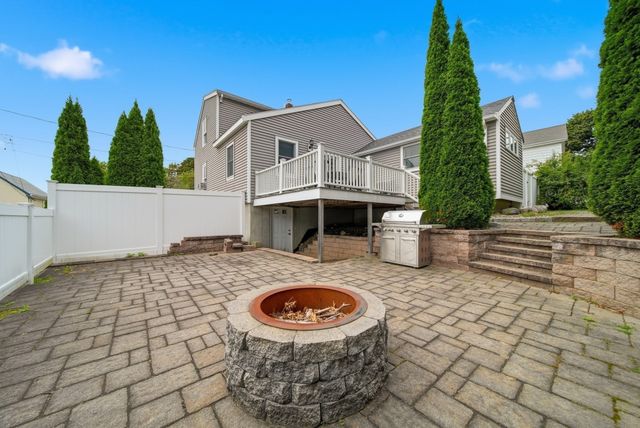 20 Herbert St, Wakefield, MA 01880