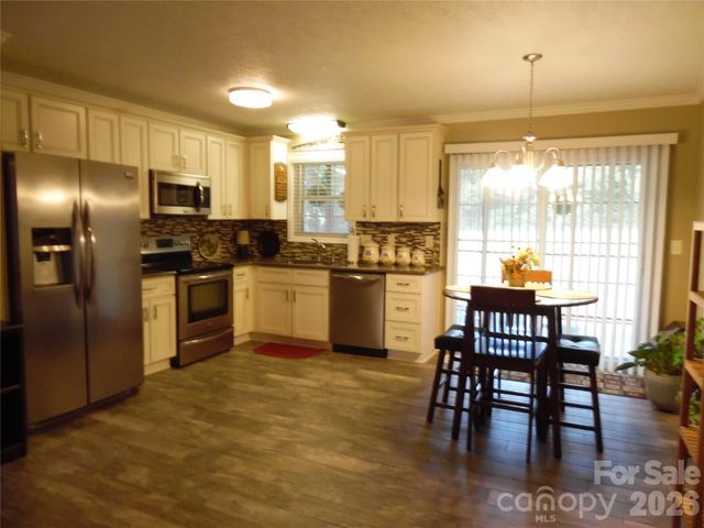 216 W 7th Street, Newton, NC 28658