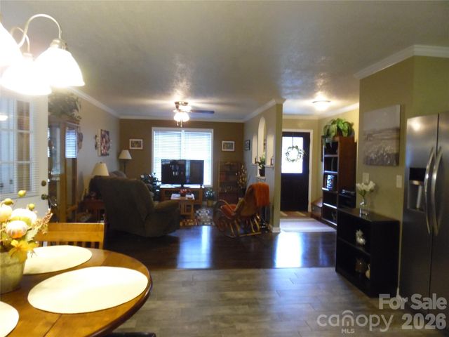 216 W 7th Street, Newton, NC 28658