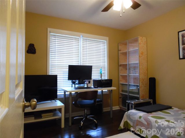 216 W 7th Street, Newton, NC 28658