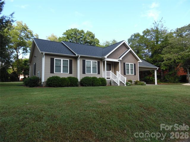 216 W 7th Street, Newton, NC 28658