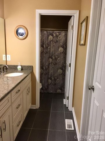 216 W 7th Street, Newton, NC 28658