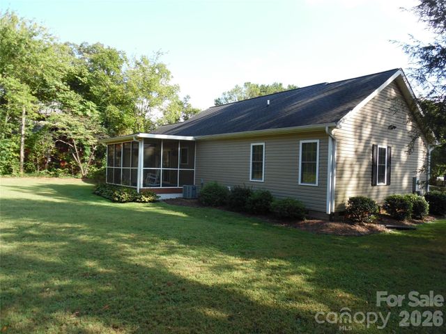 216 W 7th Street, Newton, NC 28658