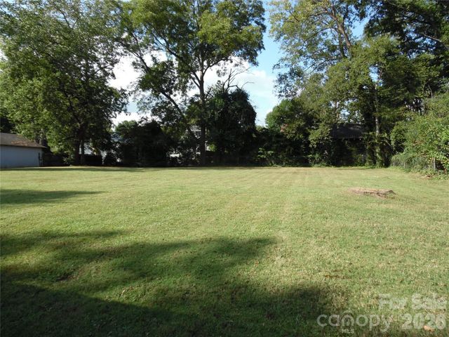 216 W 7th Street, Newton, NC 28658