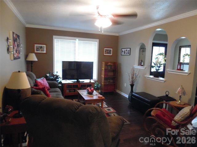 216 W 7th Street, Newton, NC 28658