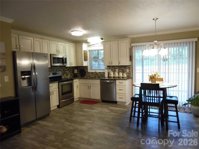 216 W 7th Street, Newton, NC 28658