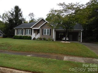 216 W 7th Street, Newton, NC 28658