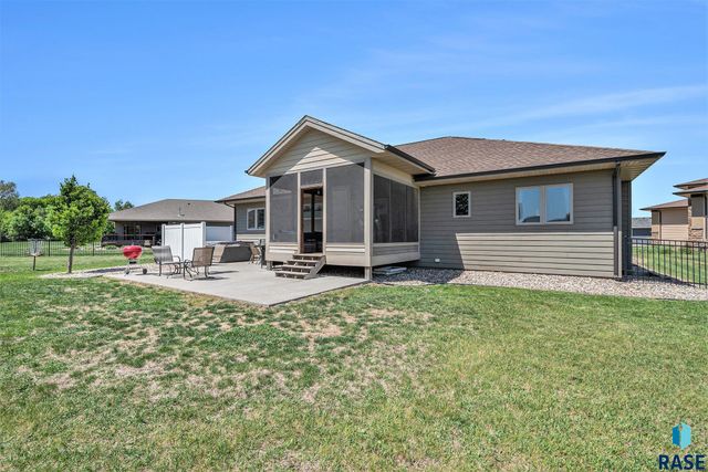 7812 Tuscan Club Cir Circle, Sioux Falls, SD 57108