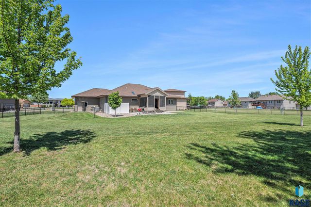 7812 Tuscan Club Cir Circle, Sioux Falls, SD 57108