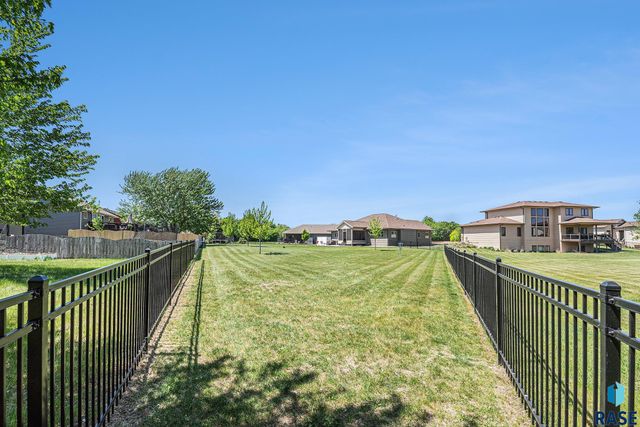 7812 Tuscan Club Cir Circle, Sioux Falls, SD 57108