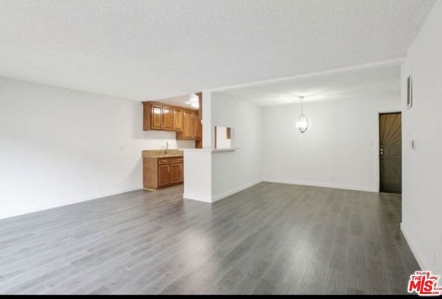 855 Victor Avenue 210, Inglewood, CA 90302