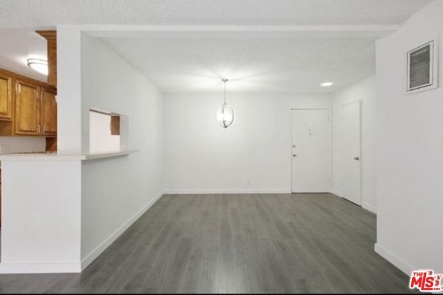 855 Victor Avenue 210, Inglewood, CA 90302