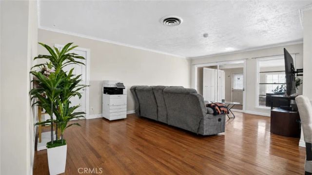 8115 Brimfield, Panorama City, CA 91402