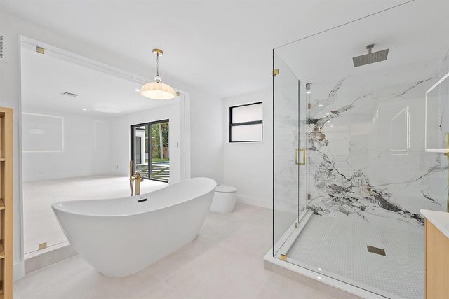 391 W Riverside Drive, Tequesta, FL 33469