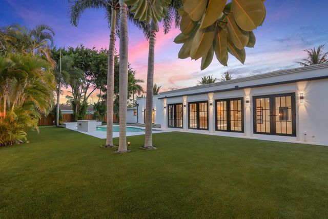 391 W Riverside Drive, Tequesta, FL 33469