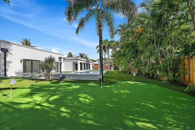 391 W Riverside Drive, Tequesta, FL 33469