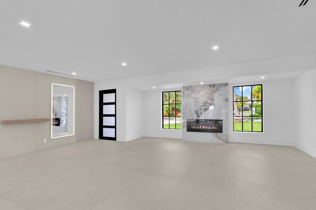 391 W Riverside Drive, Tequesta, FL 33469