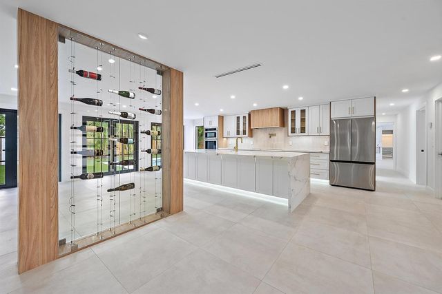 391 W Riverside Drive, Tequesta, FL 33469